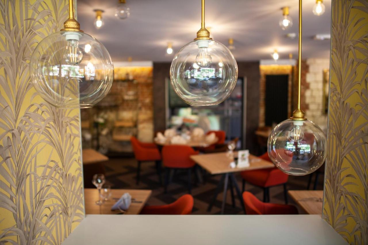 Logis Hotel & Restaurant - Les Hauts De Montreuil Montreuil  Eksteriør bilde