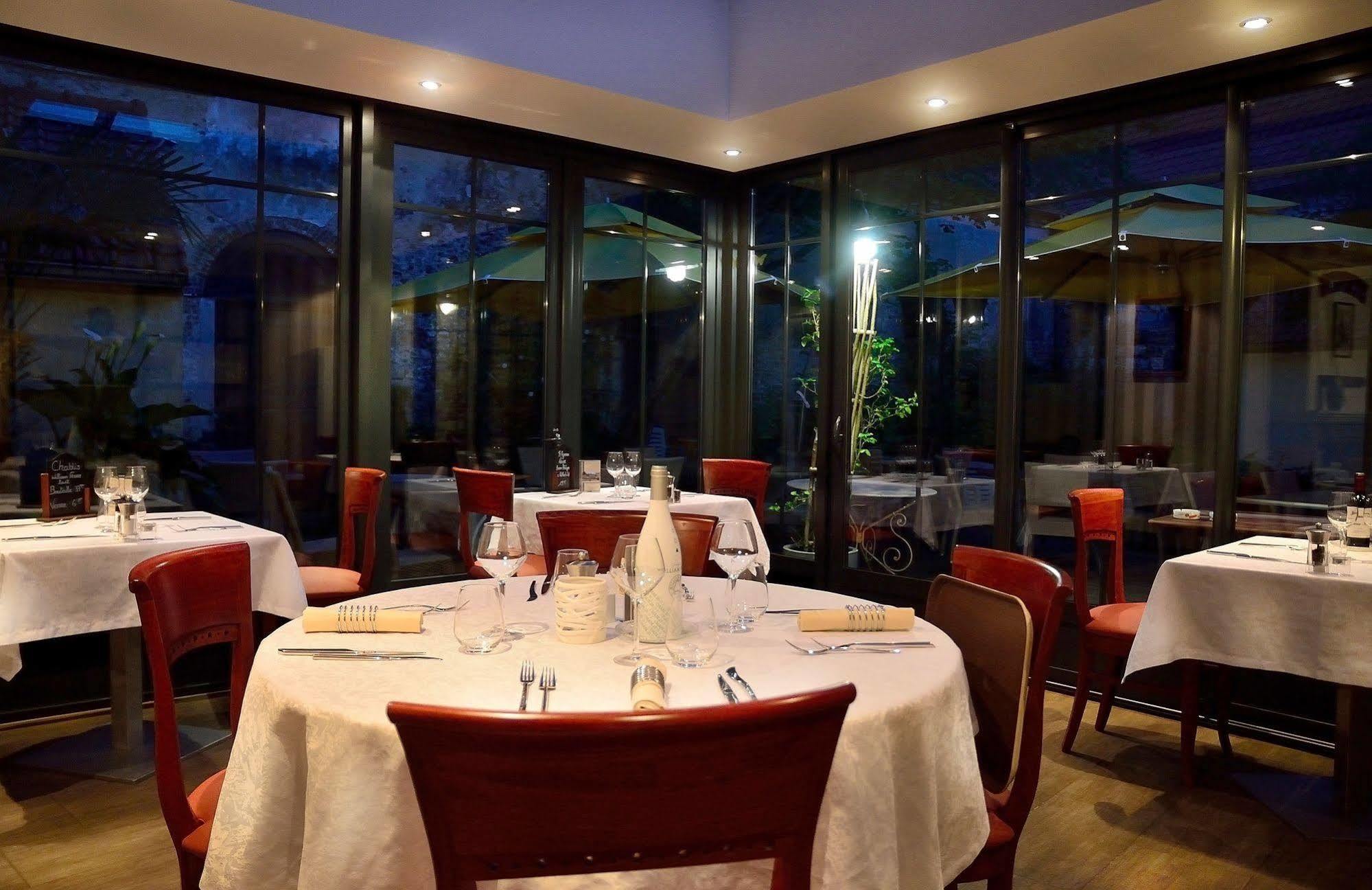 Logis Hotel & Restaurant - Les Hauts De Montreuil Montreuil  Eksteriør bilde