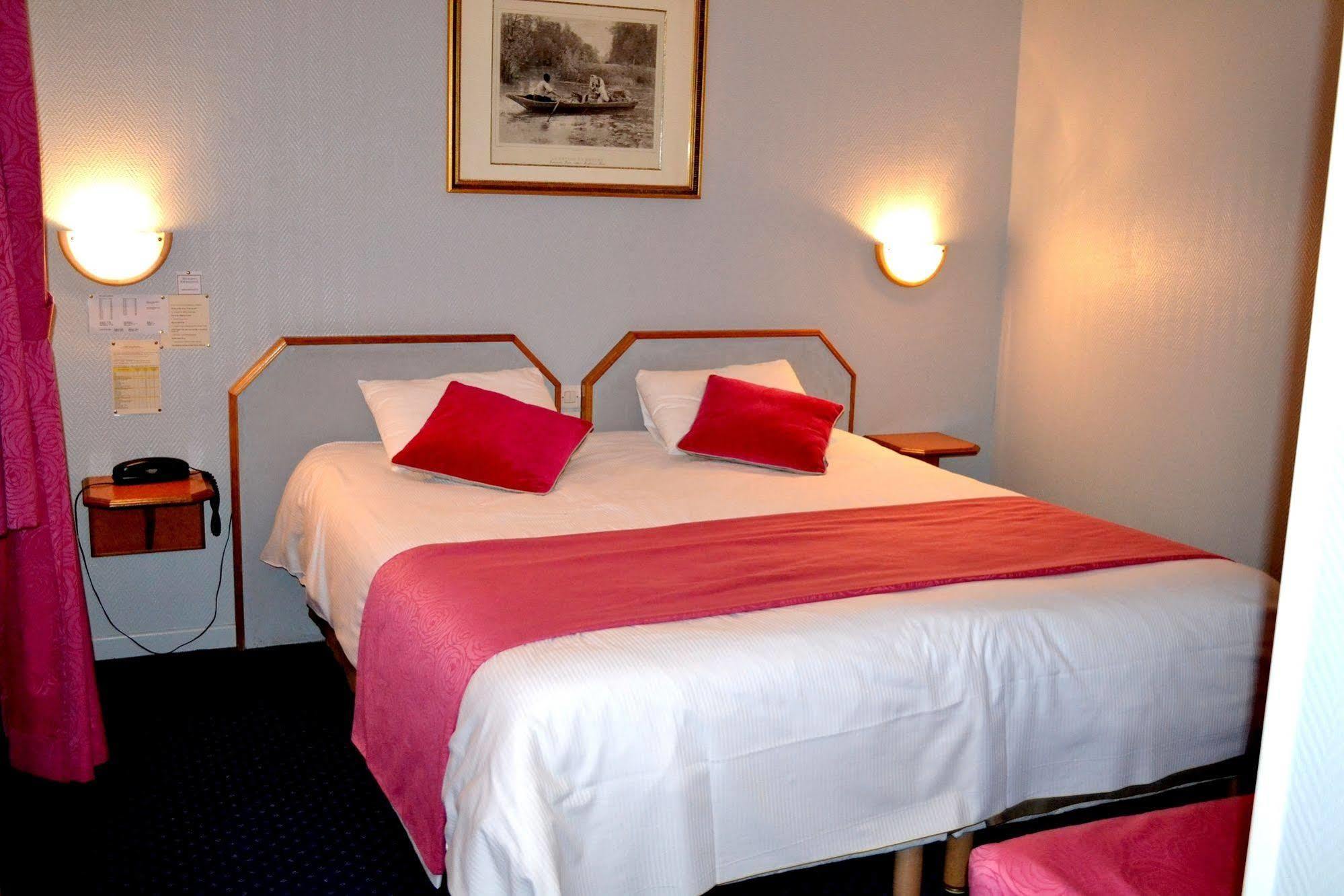 Logis Hotel & Restaurant - Les Hauts De Montreuil Montreuil  Eksteriør bilde