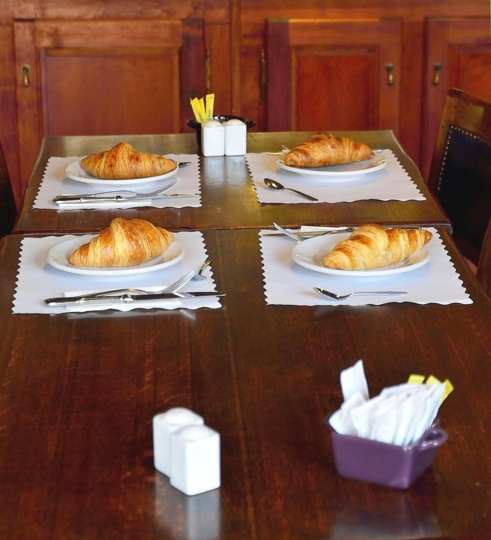 Logis Hotel & Restaurant - Les Hauts De Montreuil Montreuil  Eksteriør bilde