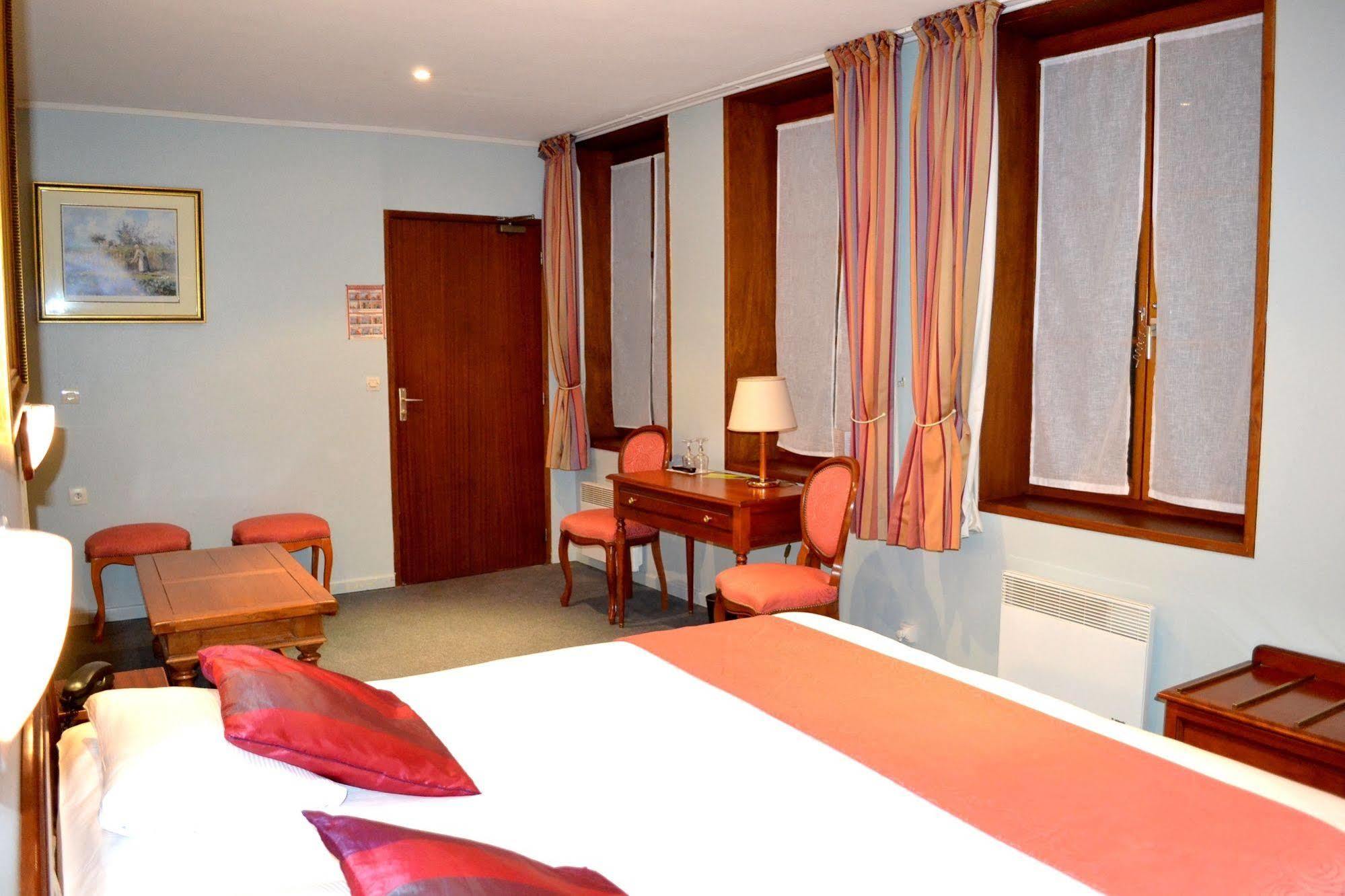 Logis Hotel & Restaurant - Les Hauts De Montreuil Montreuil  Eksteriør bilde