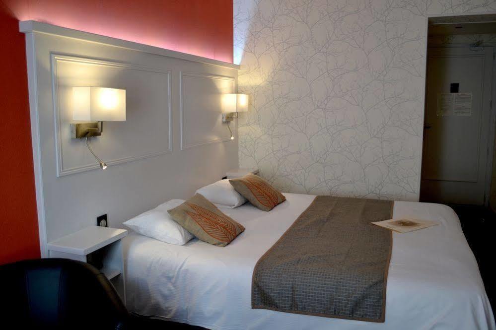 Logis Hotel & Restaurant - Les Hauts De Montreuil Montreuil  Eksteriør bilde